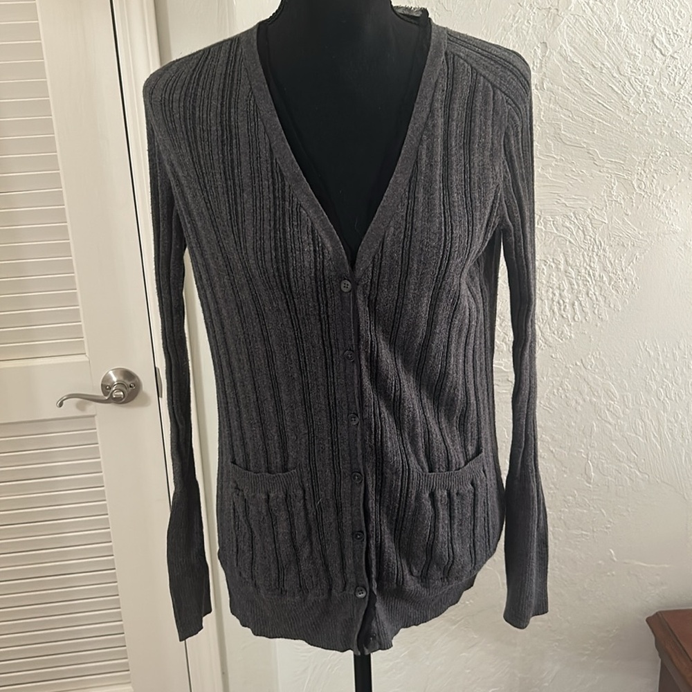 Vera wang layered raw hems ribbed button up cardigan - Picture 2 of 5